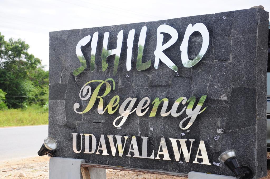 Sihilro Regency Hotel Udawalawe Exterior photo